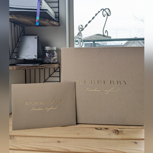 Burberry English Harriet Loafers - Picture 14 of 14